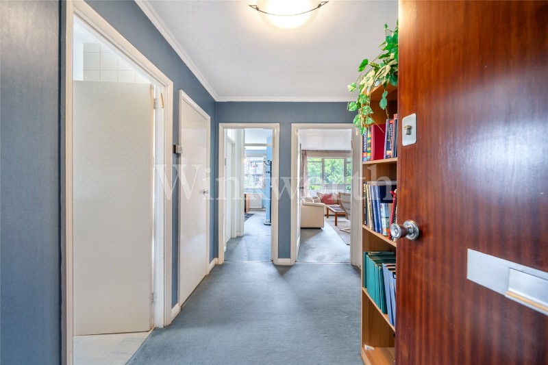 James Close, Woodlands, London, NW11