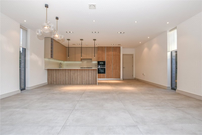 New Wokingham Road, Crowthorne, Berkshire, RG45