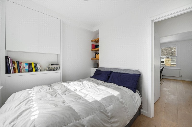 Davisville Road, Shepherds Bush, London, W12