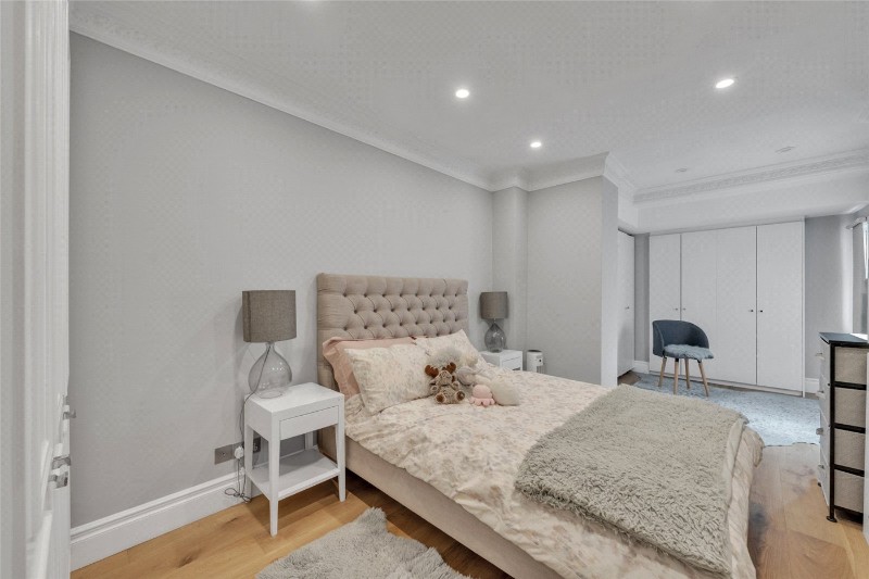 Sutherland Avenue, London, W9