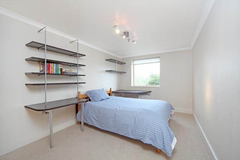 Chiswick High Road, Chiswick, London, W4