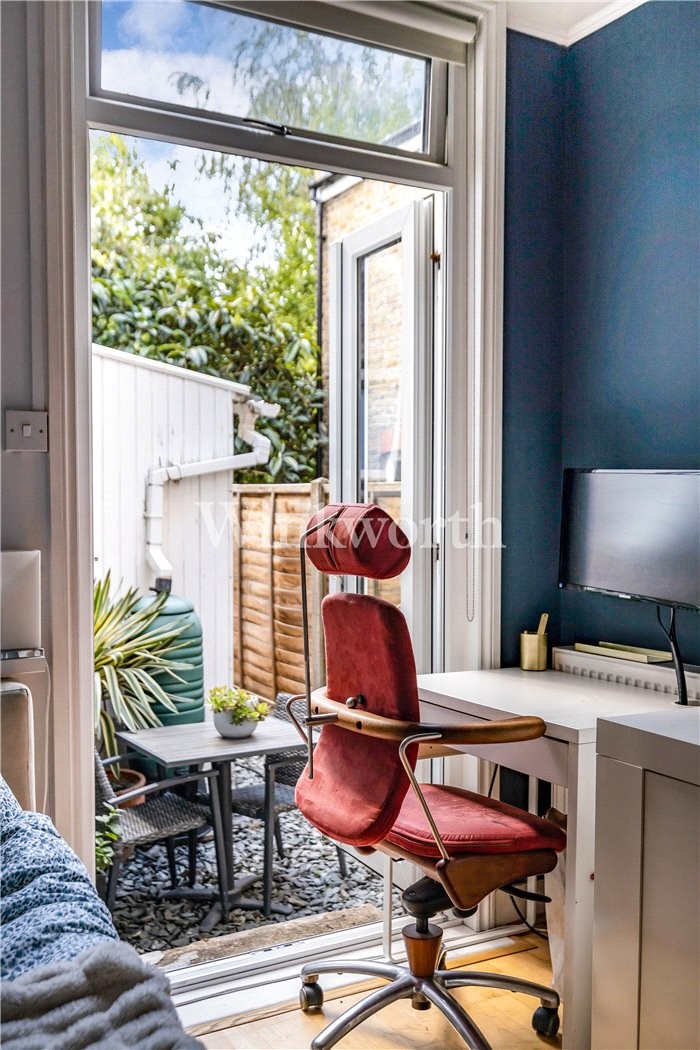 Frobisher Road, London, N8