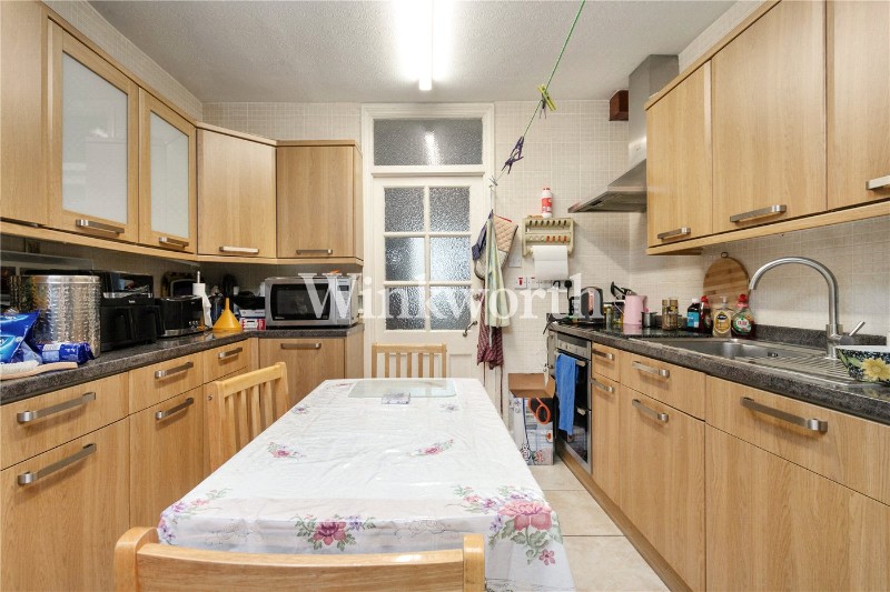 La Rose Lane, London, N15