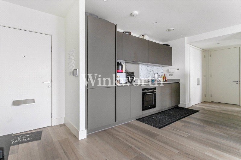 Daneland Walk, London, N17