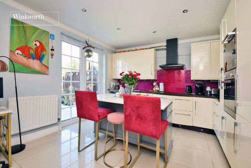 Lewiston Close, Worcester Park, KT4