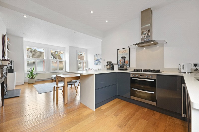 Davis Road, London, W3