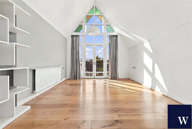 Hamilton Square, Sandringham Gardens, Finchley, London, N12