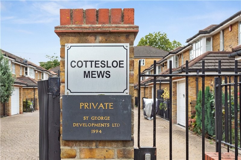 Cottesloe Mews, London, SE1