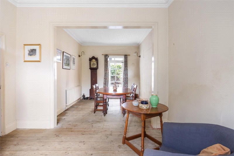 Meadow Road, London, SW8