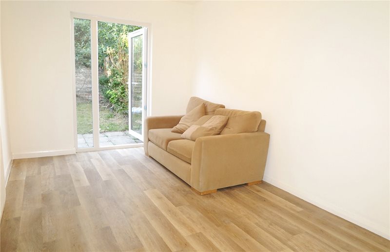 Arthur Close, Farnham, Surrey, GU9