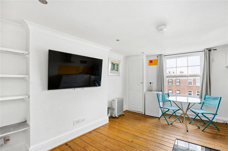 Sanford Terrace, London, N16