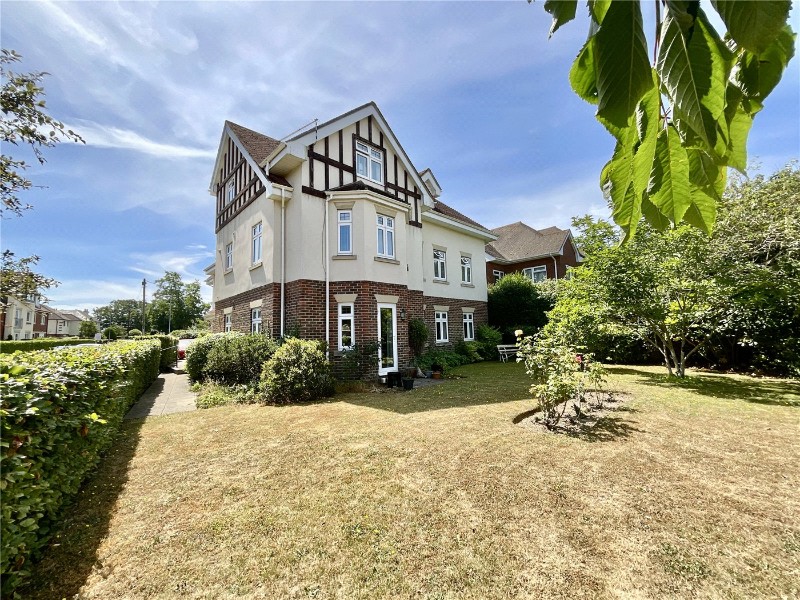 Stuart Road, Highcliffe, Christchurch, Dorset, BH23