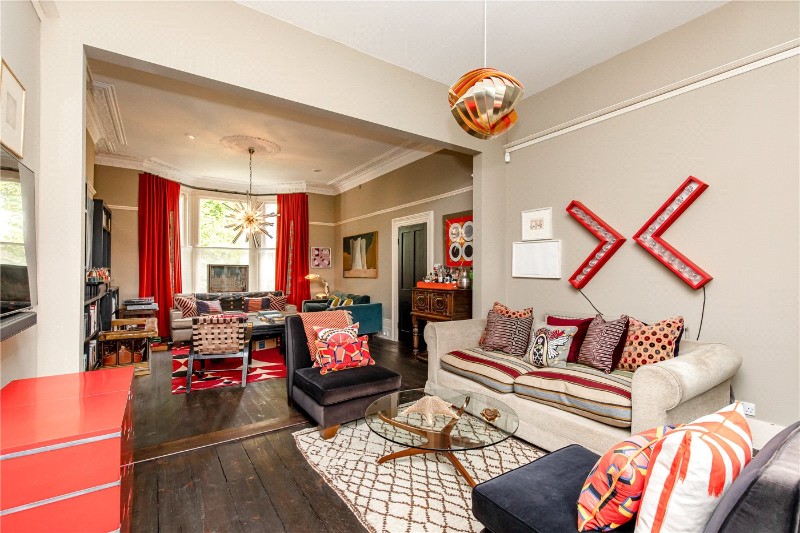 Avenue Crescent, London, W3