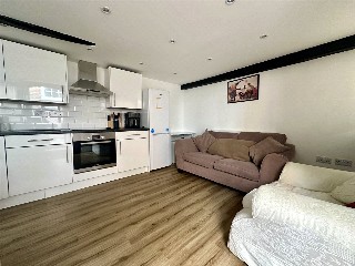 West Street, Farnham, Surrey, GU9