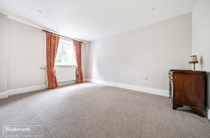 Dorchester Road, Hook, Hampshire, RG27