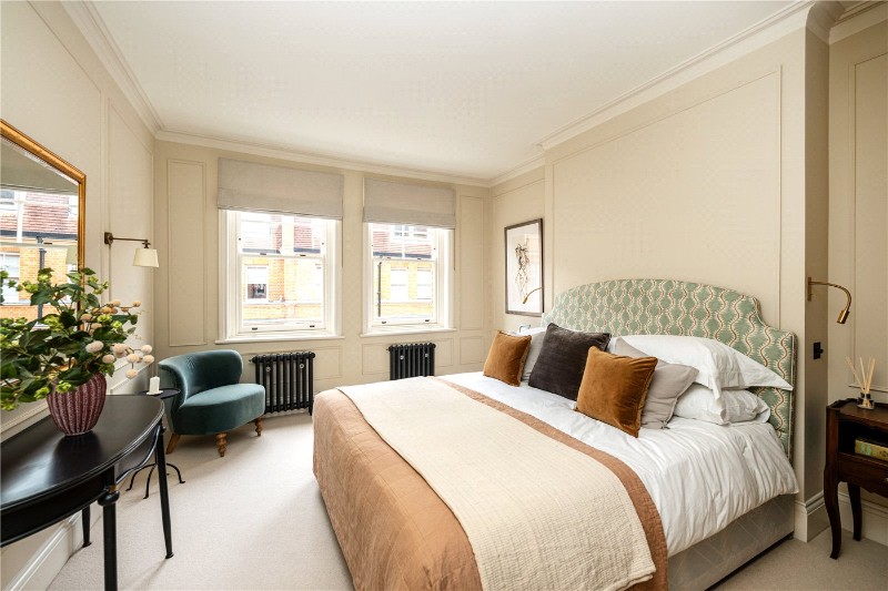 Cheyne Court, London, SW3