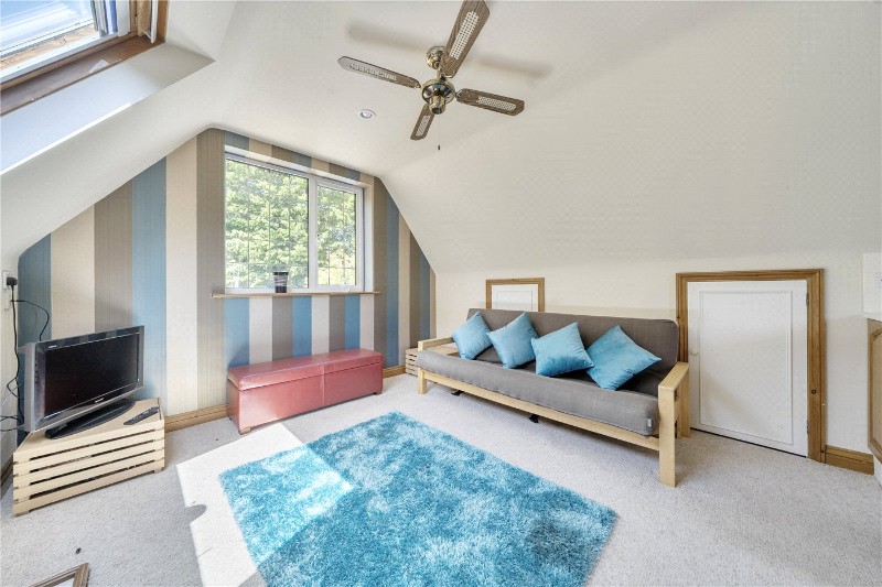 Moor Park Way, Farnham, Surrey, GU9
