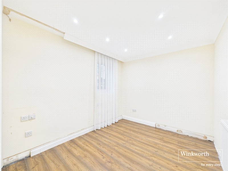 Sturgess Avenue, London, NW4