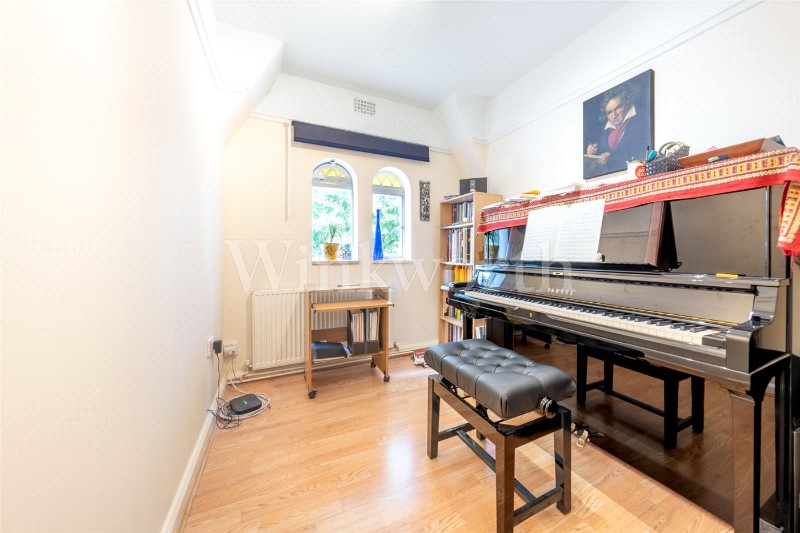 Hodford Road, London, NW11