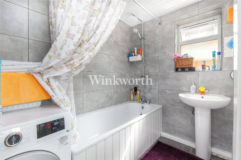 Station Crescent, London, N15