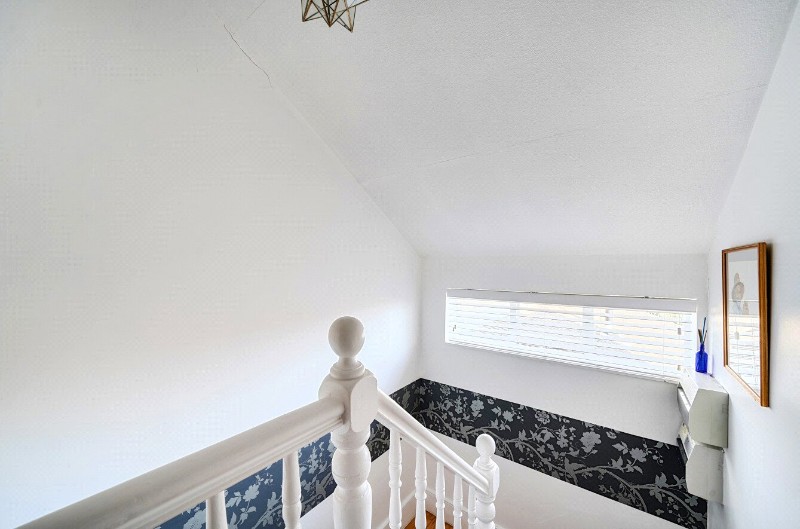 Chalfont Road, London, SE25