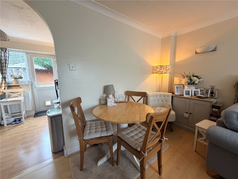 Weywood Close, Farnham, Surrey, GU9