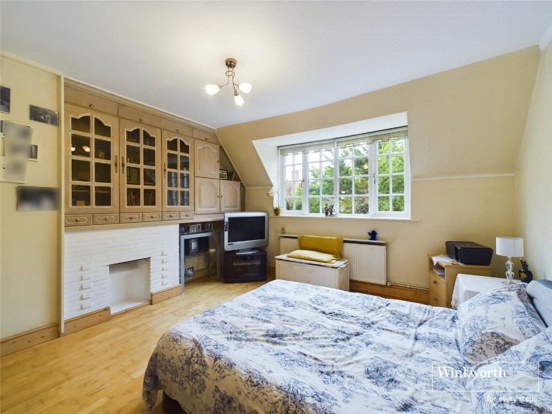 Goldsmith Lane, Roe Green Village, Kingsbury, London, NW9