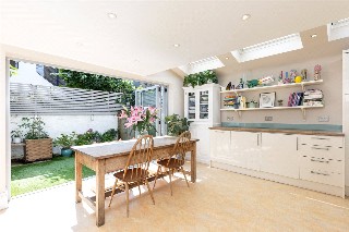 Sutton Lane North, London, W4