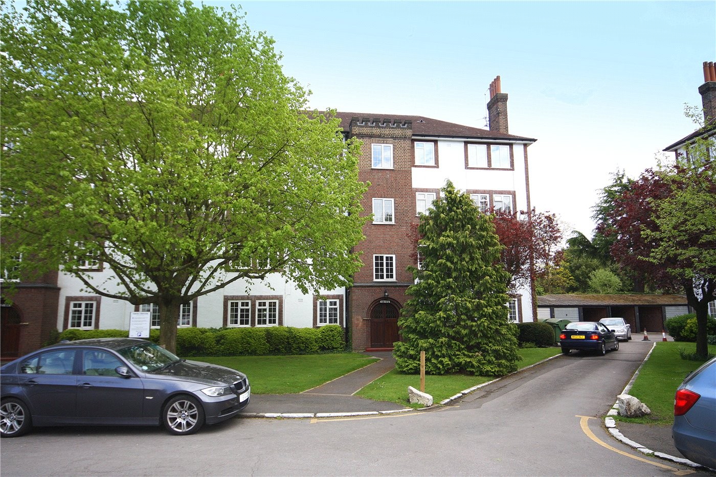 2 bedroom property for sale in Gloucester Court, Kew Road, Kew, TW9