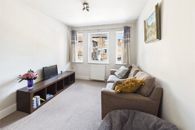 Guernsey Grove, London, SE24