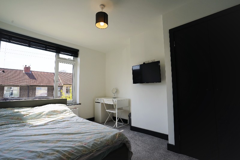 Fifth Avenue, Bristol, BS7