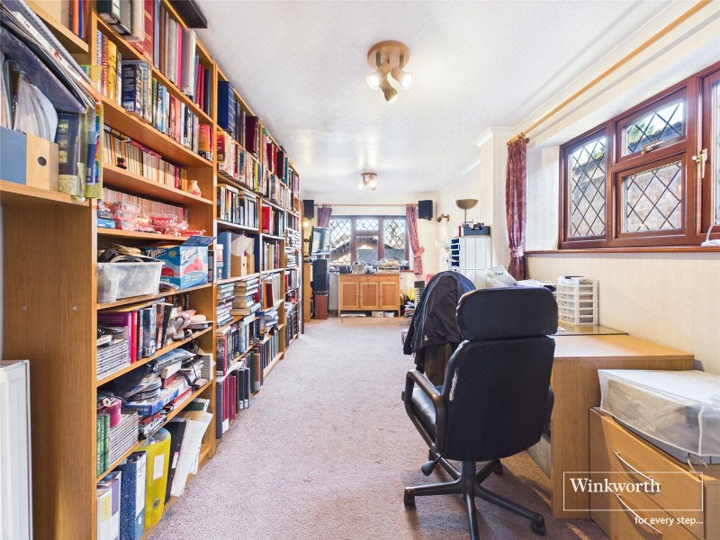 Wolmer Gardens, Edgware, HA8