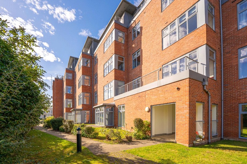 Avenue Road, Leamington Spa, Warwickshire, CV31