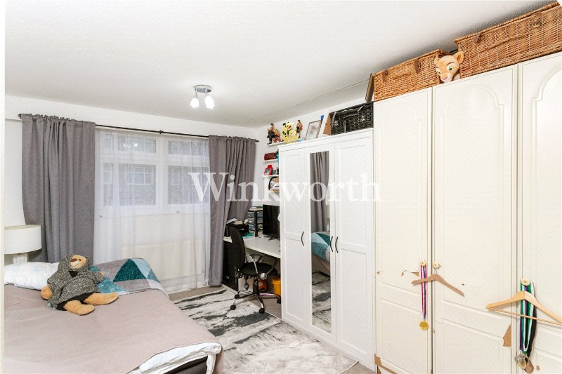 Beale Close, London, N13