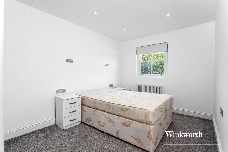 Hendon Lane, Finchley, London, N3
