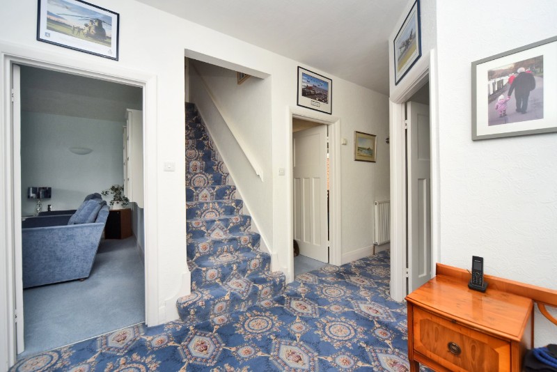 Oaks Avenue, Worcester Park, KT4