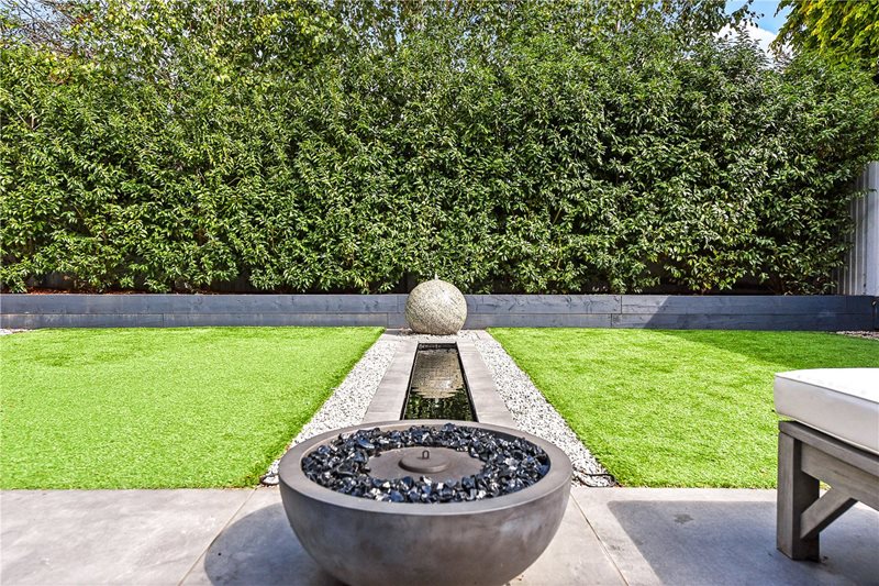Appulby Gardens, Winchester, Hampshire, SO22