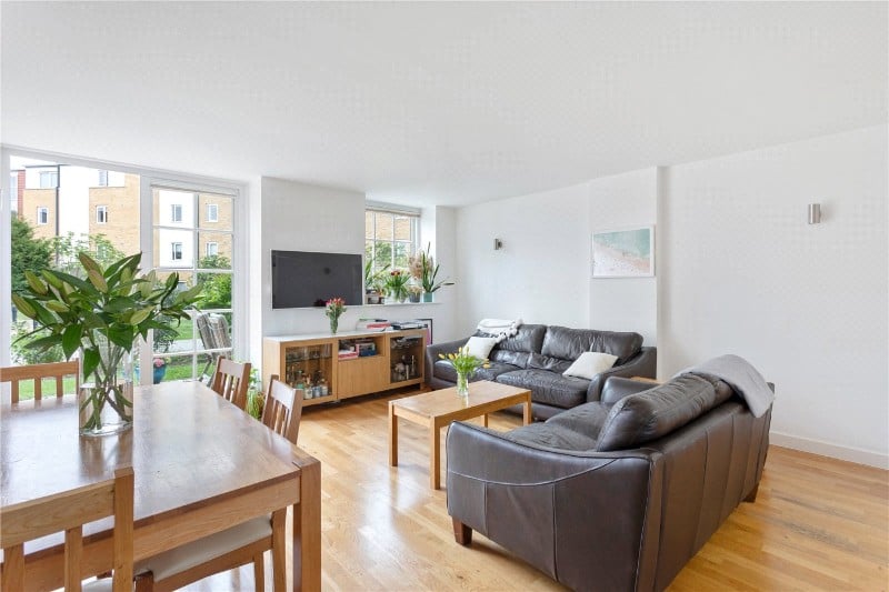 Enfield Road, London, N1