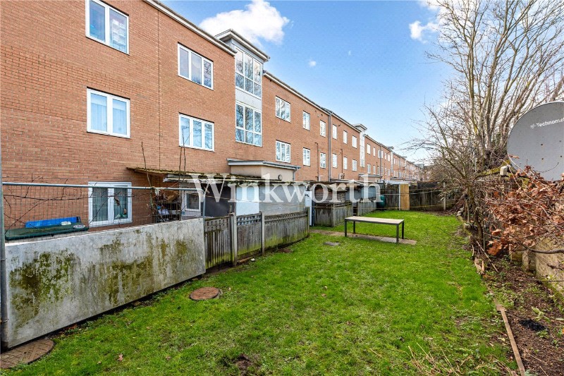 Academia Way, London, N17