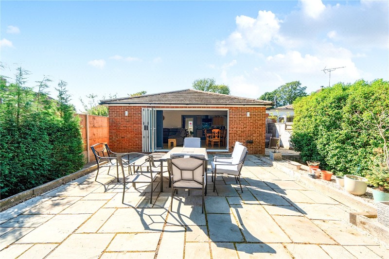 Nutbourne, Farnham, Surrey, GU9
