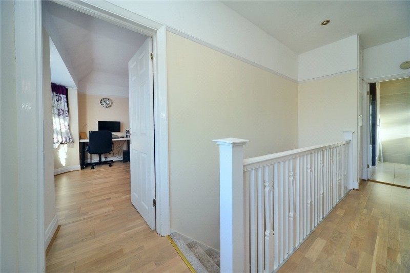 Hazlemere Gardens, Worcester Park, KT4