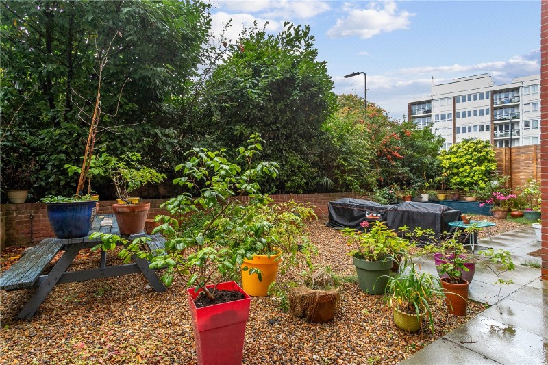 Goldsmiths Row, London, E2