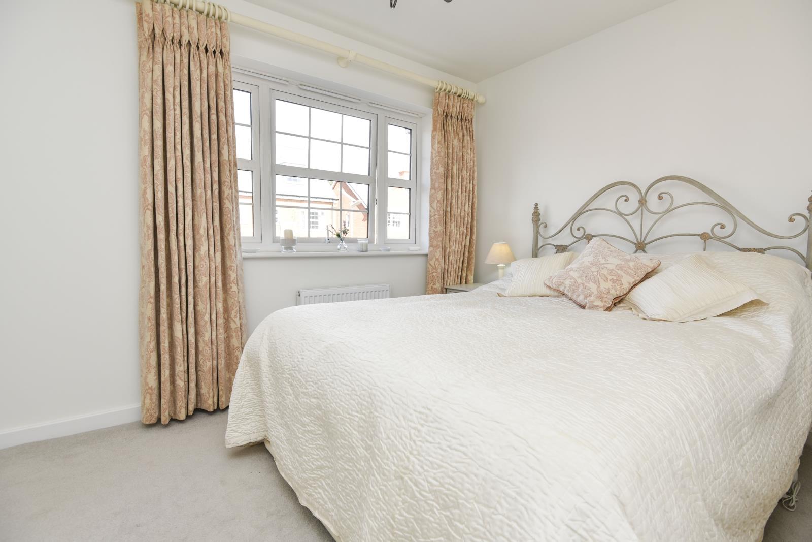 A BEDROOM 1A DSC_917