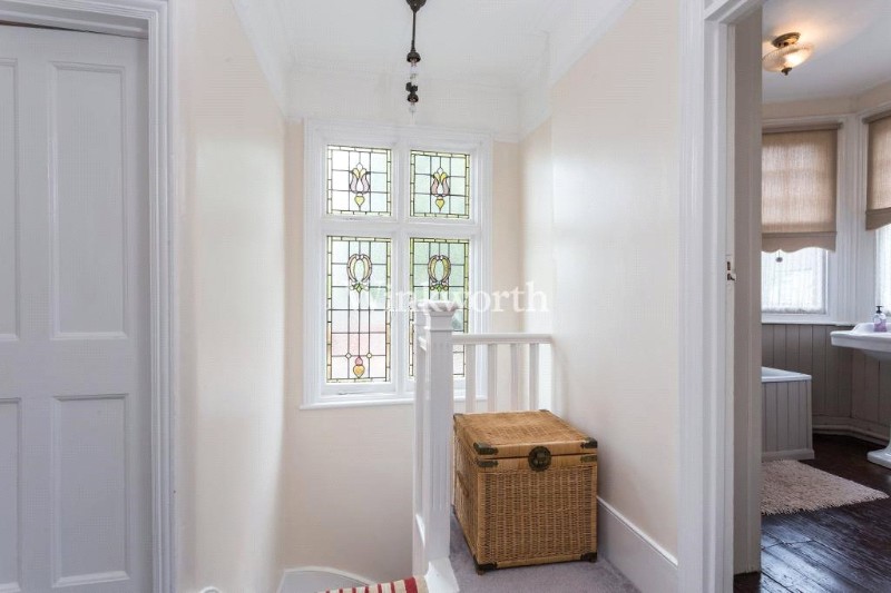 Riverway, London, N13