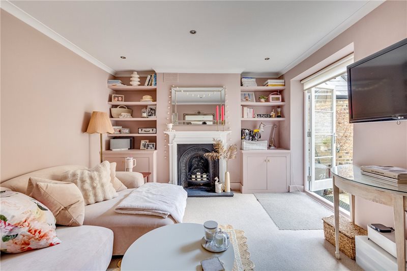 Chesson Road, London, W14