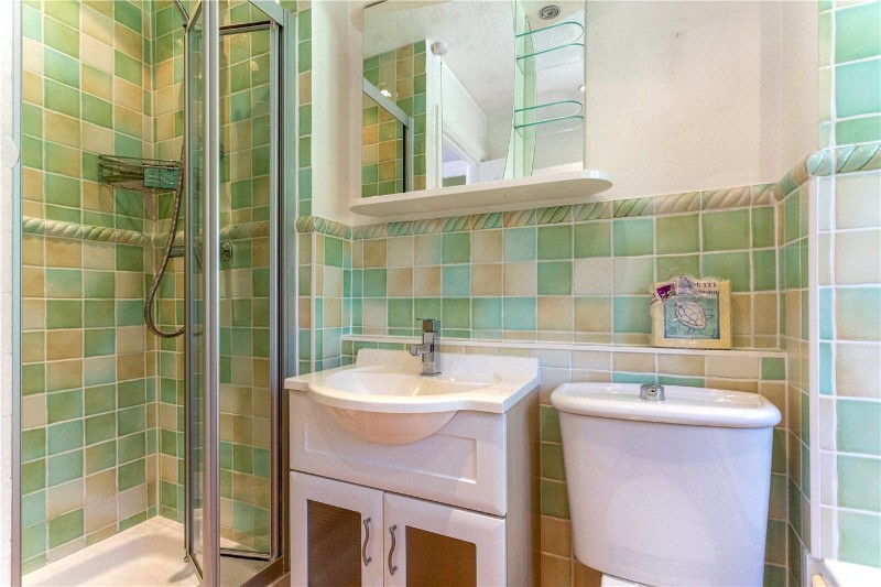 Hawkesworth Drive, Bagshot, GU19