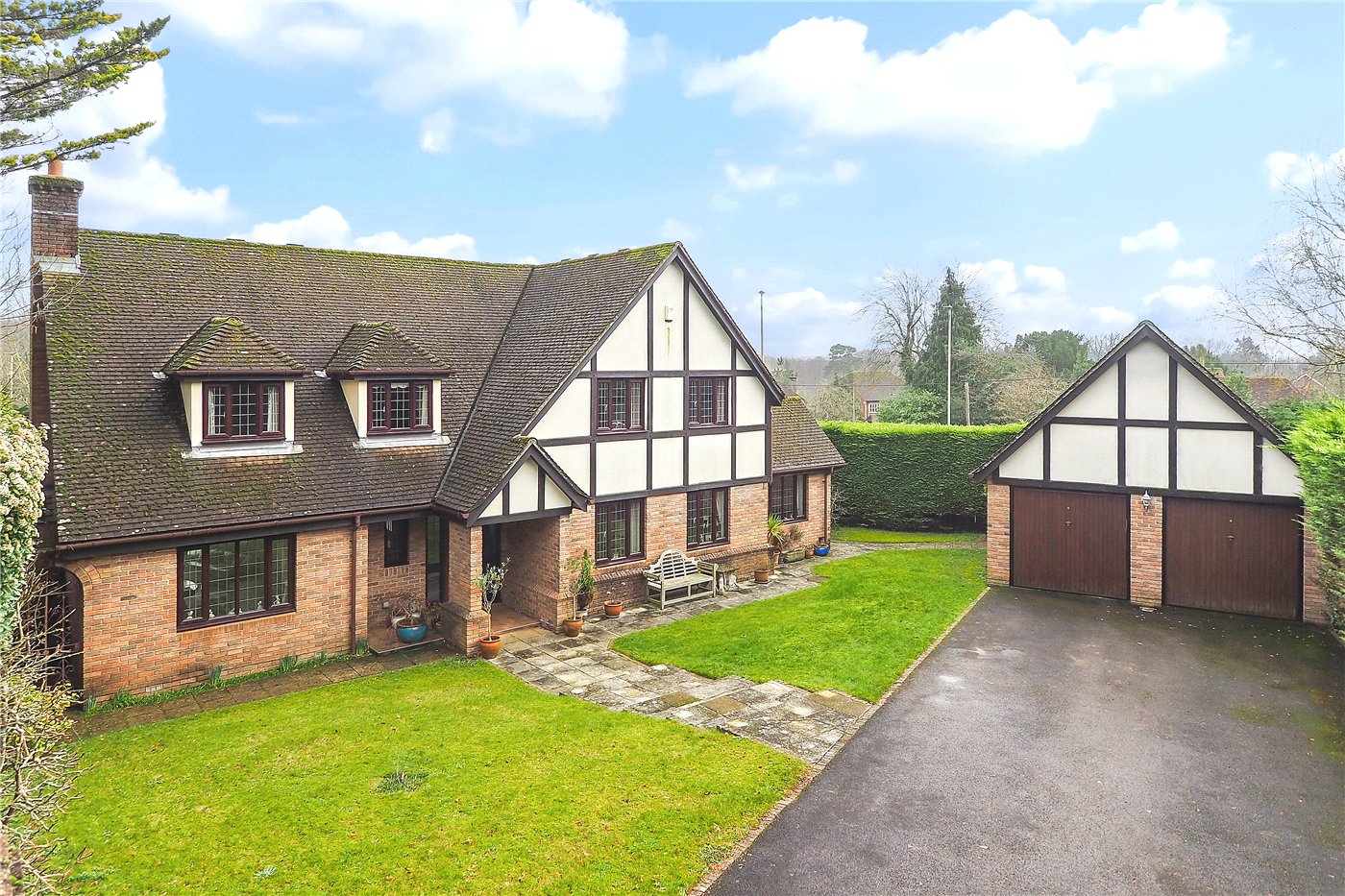 Parsonage Close, Petersfield, Hampshire, GU32