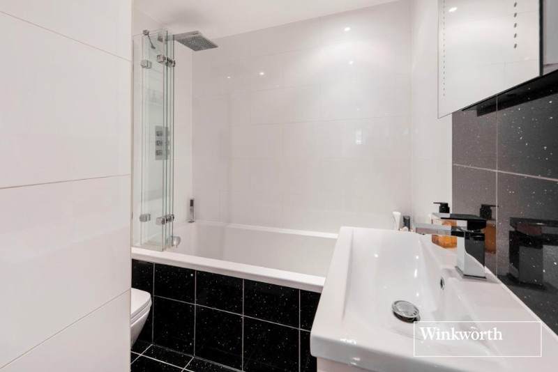 Hamlet Square, Golders Green, London, NW2