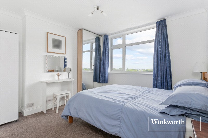 Woodfall Avenue, High Barnet, EN5