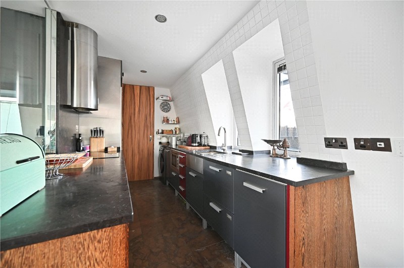 Bedford Avenue, London, WC1B